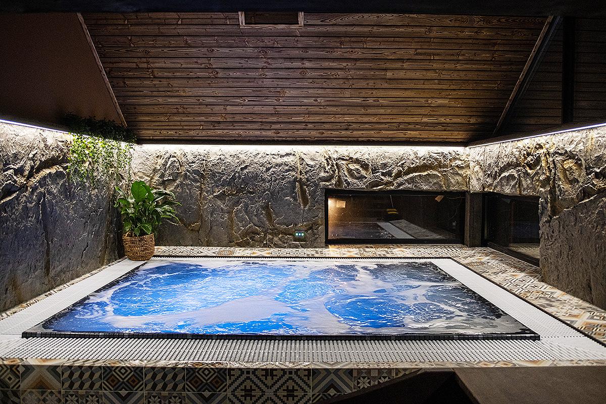 Privátny wellness s fínskou saunou, infrasaunou a vírivkou, iba pre vás.