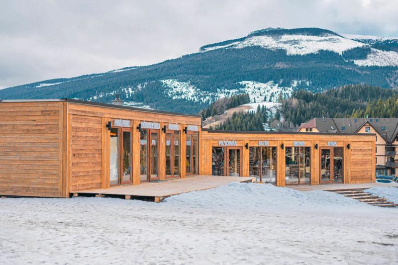 Požičovňa lyžiarskeho vybavenia priamo pod svahom v Ski Telgárt.