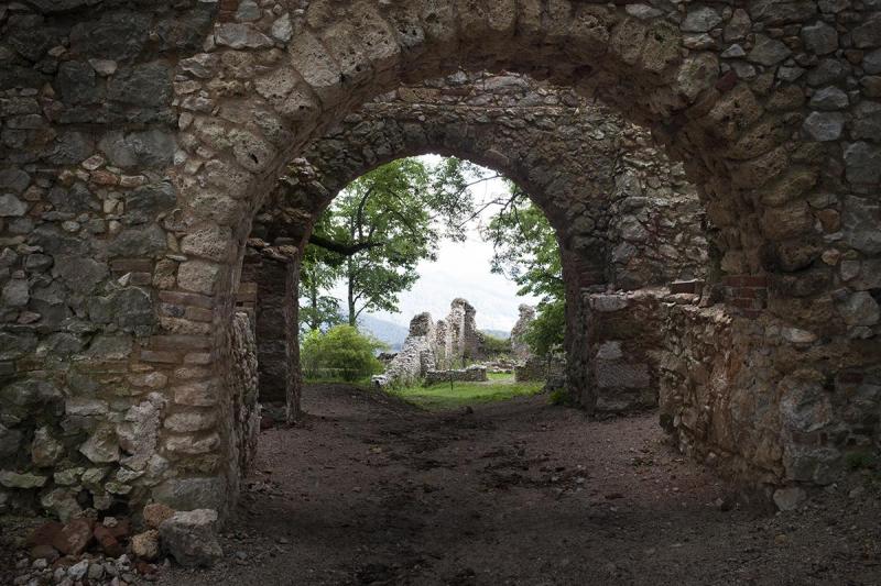 Známa dominanta Muránsky hrad priamo nad našim penziónom.